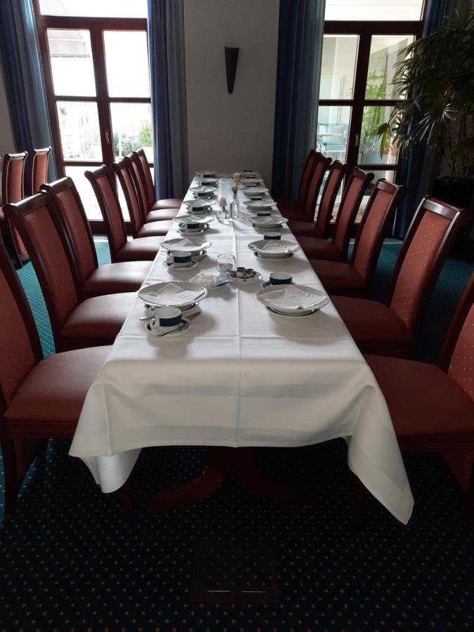 Hotel Schloemer คลอปเพนบวร์ก ภายนอก รูปภาพ