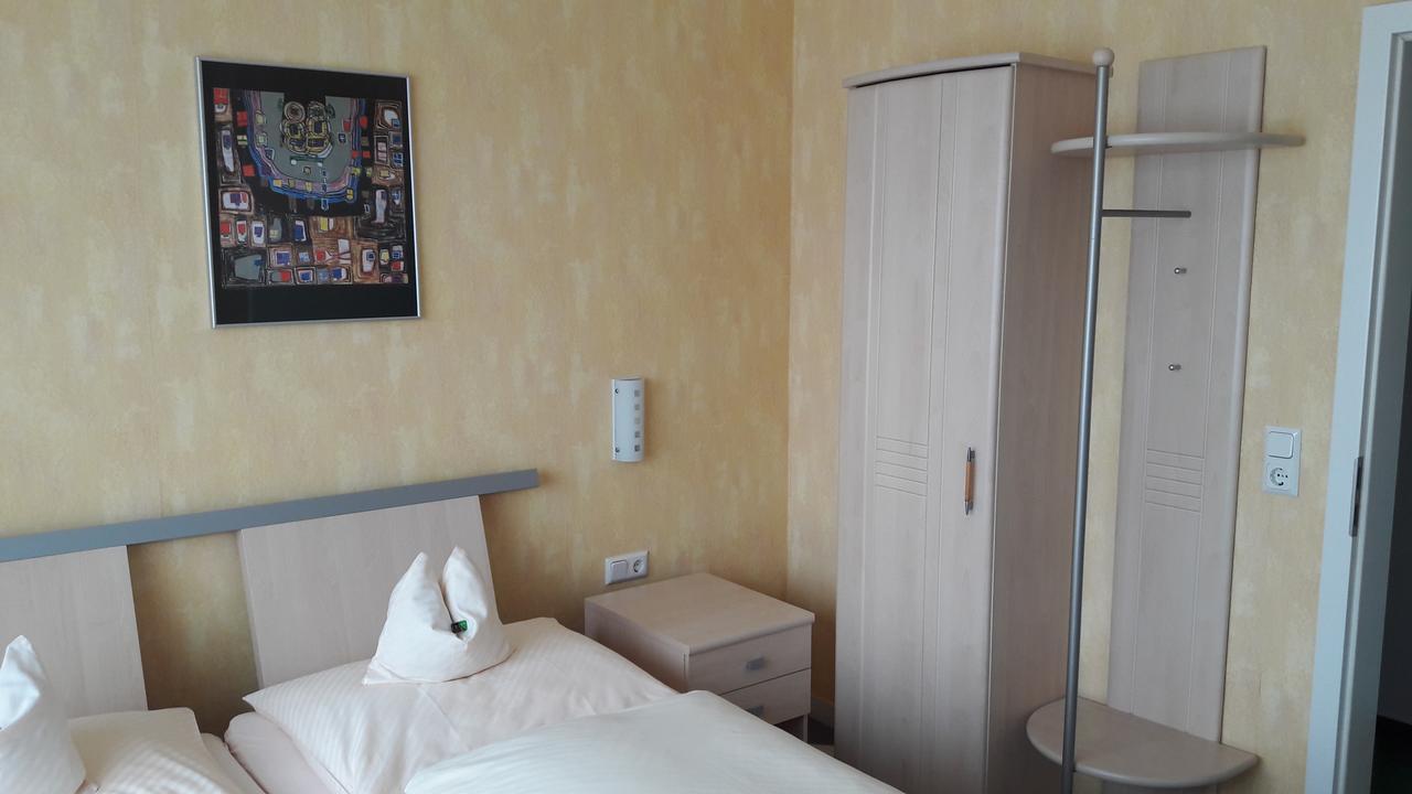 Hotel Schloemer คลอปเพนบวร์ก ภายนอก รูปภาพ